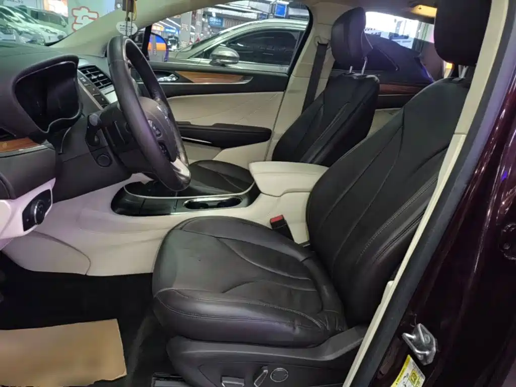 Lincoln MKC — миниатюра 15