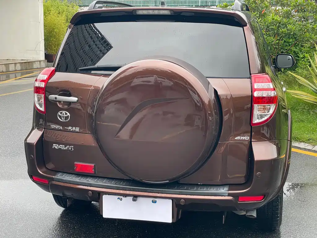 Toyota RAV4 — миниатюра 18