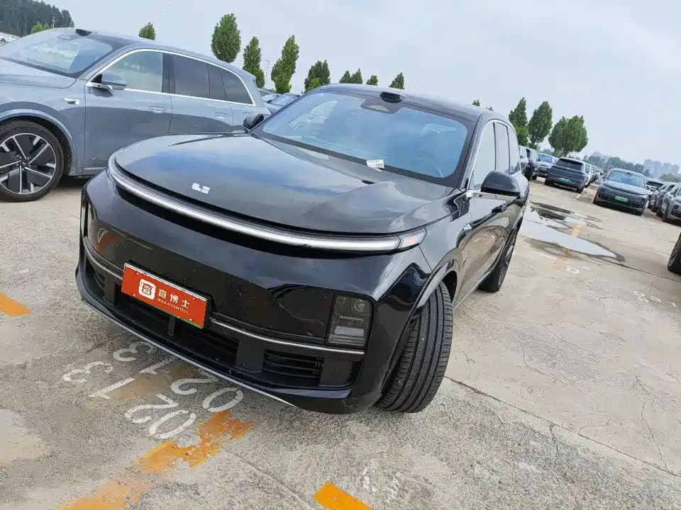 Li Auto Li L8 2025