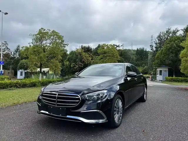 MERCEDES BENZ E CLASS 2022