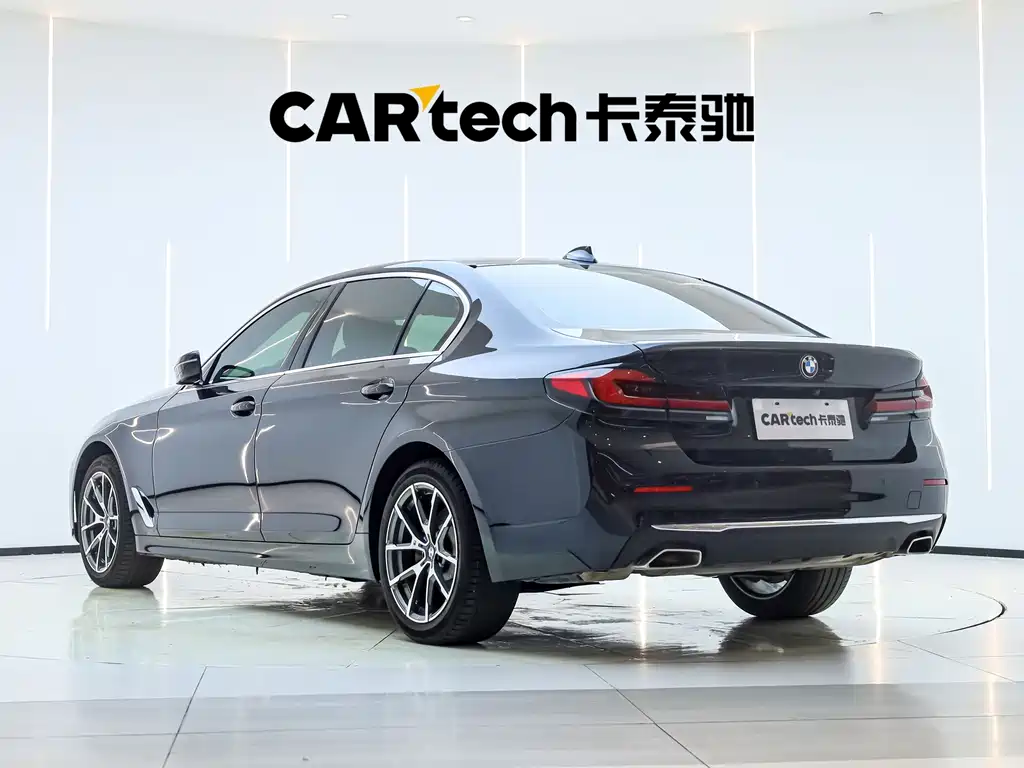 BMW 5 Series — миниатюра 7