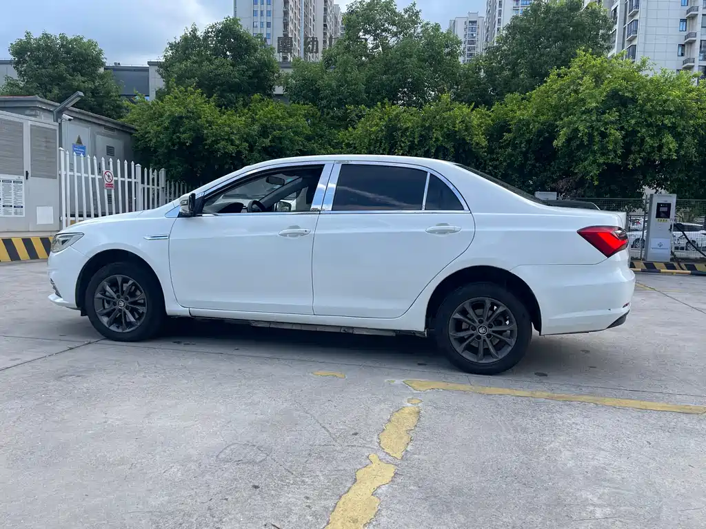 BYD Qin NEV — миниатюра 8