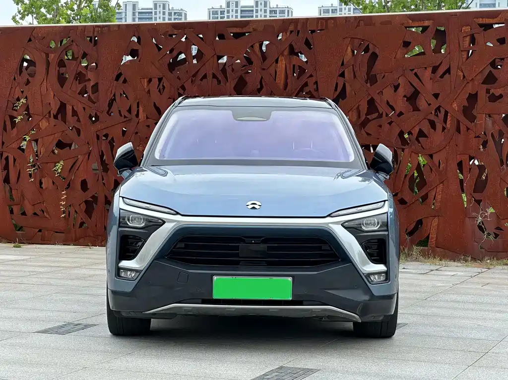 NIO ES8