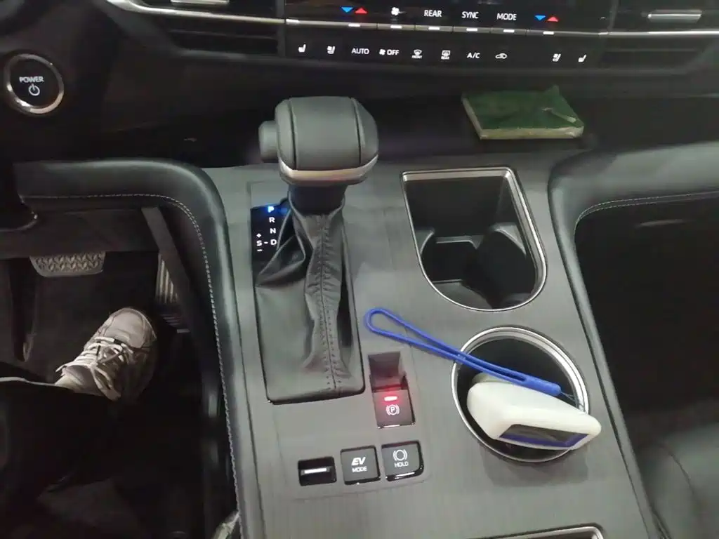 Toyota Sienna — миниатюра 14