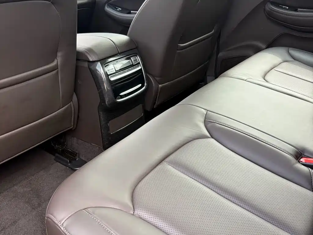 Roewe RX8 — миниатюра 15