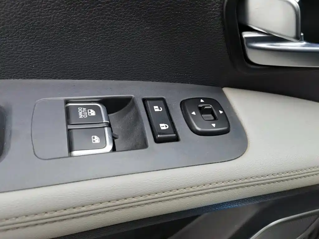 JAC Refine Refine M4 — миниатюра 8
