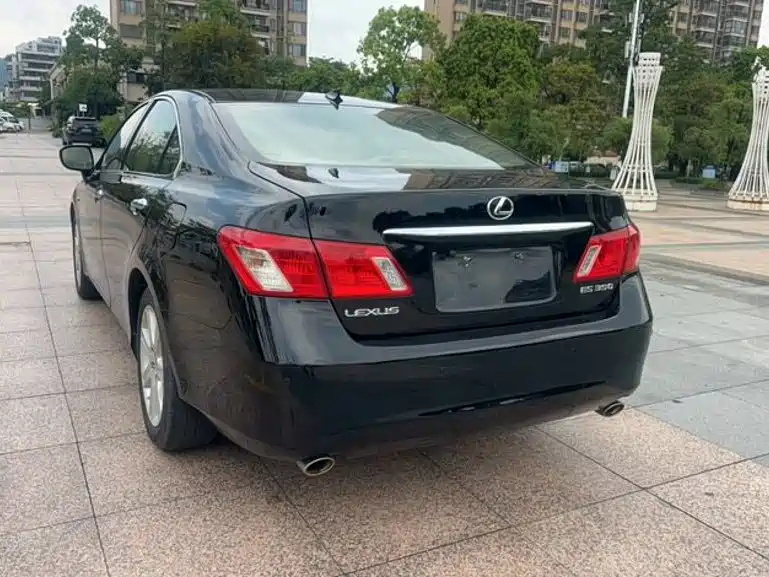 Lexus ES — миниатюра 6