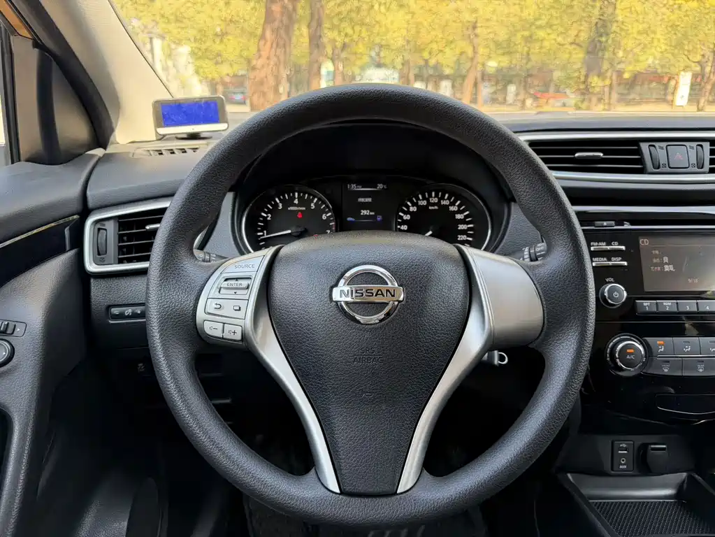 Nissan Qashqai — миниатюра 13