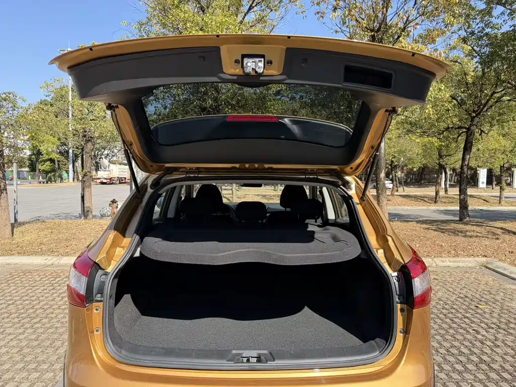 Nissan Qashqai — миниатюра 16