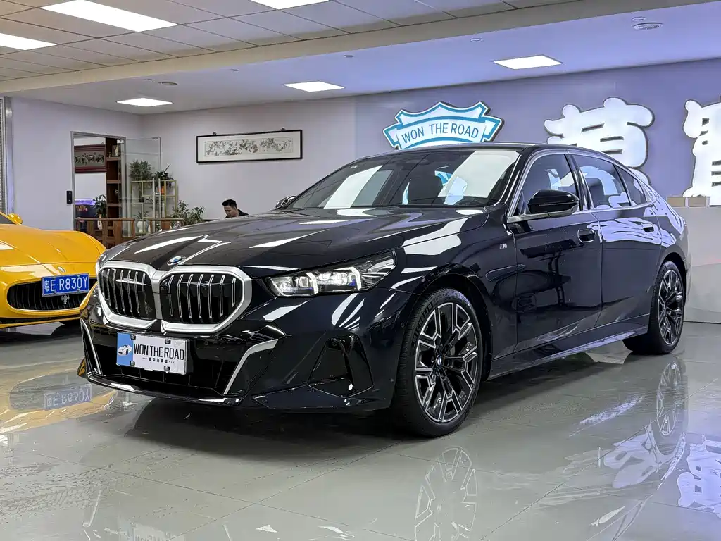 BMW 5 Series 2025