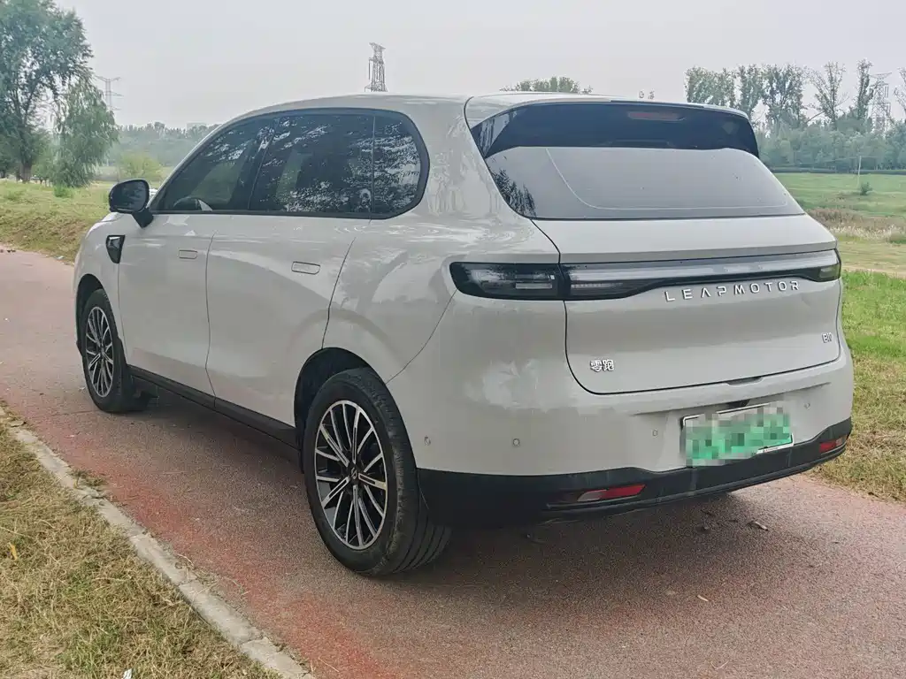 Leapmotor Leapmotor B10 — миниатюра 6