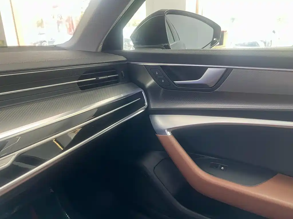 Audi A6L 2021 40 TFSI Luxury