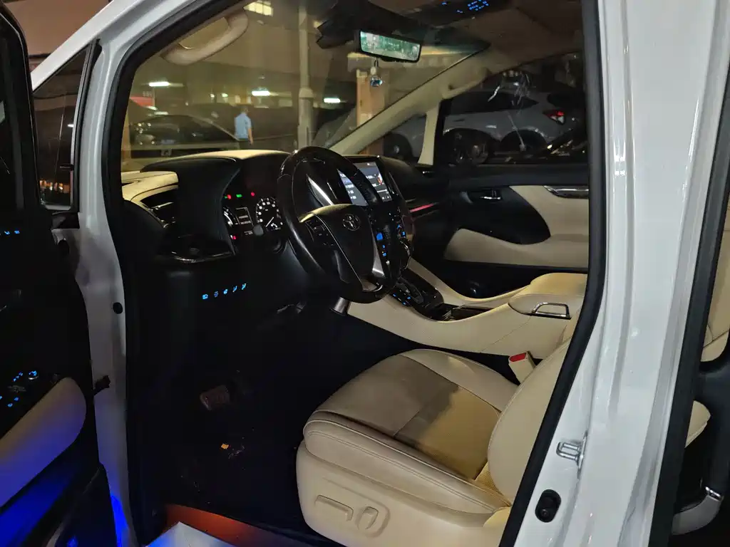 Toyota Vellfire 2021 2.5L HV