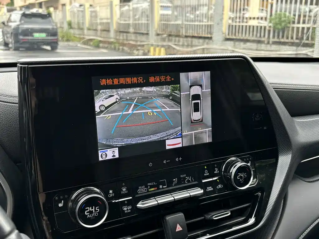 Toyota Crown Kluger — миниатюра 17