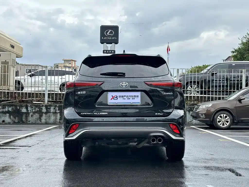 Toyota Crown Kluger — миниатюра 6