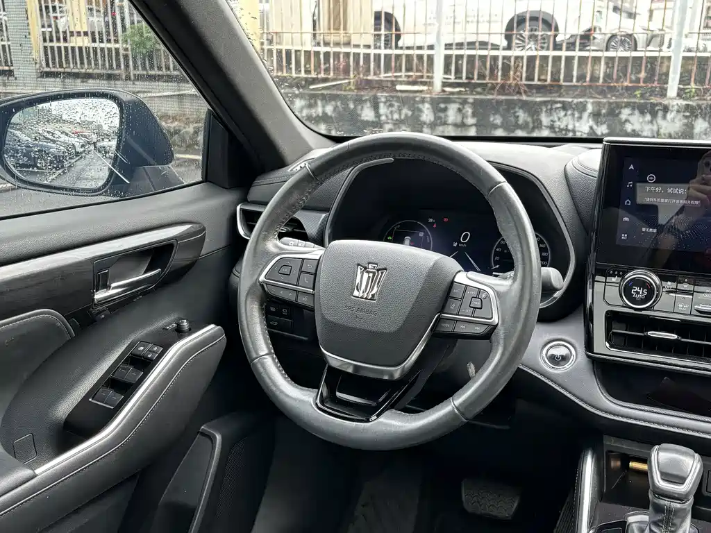 Toyota Crown Kluger — миниатюра 11
