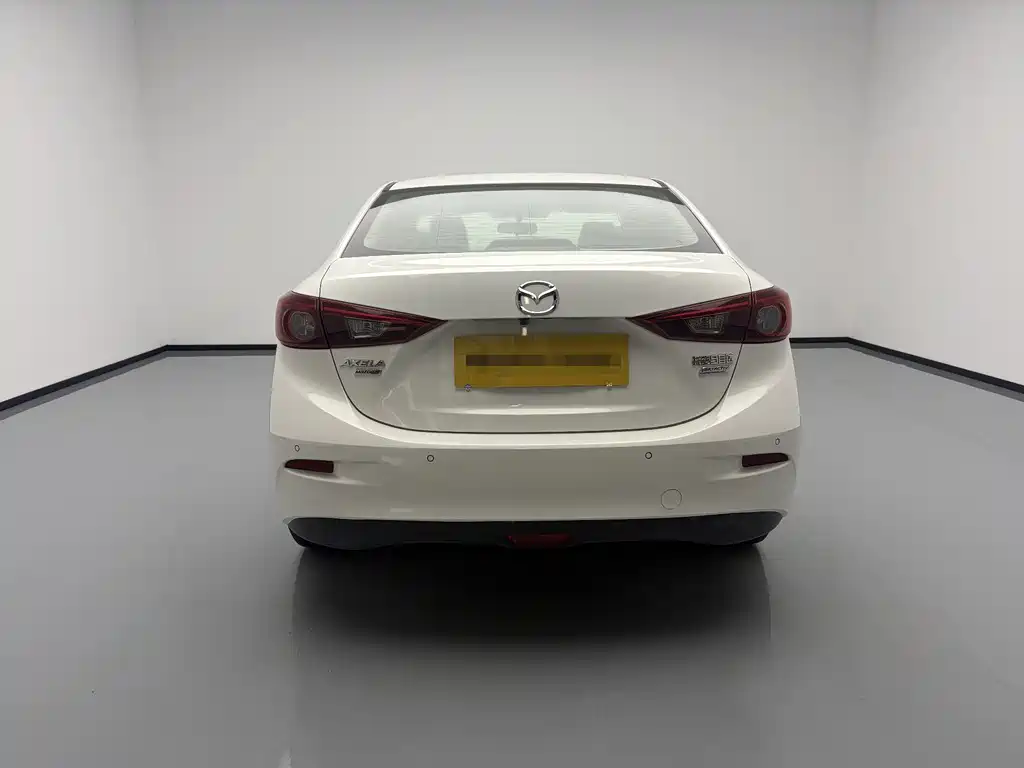 Mazda Mazda3 3 2017 1.5L AT Luxury V