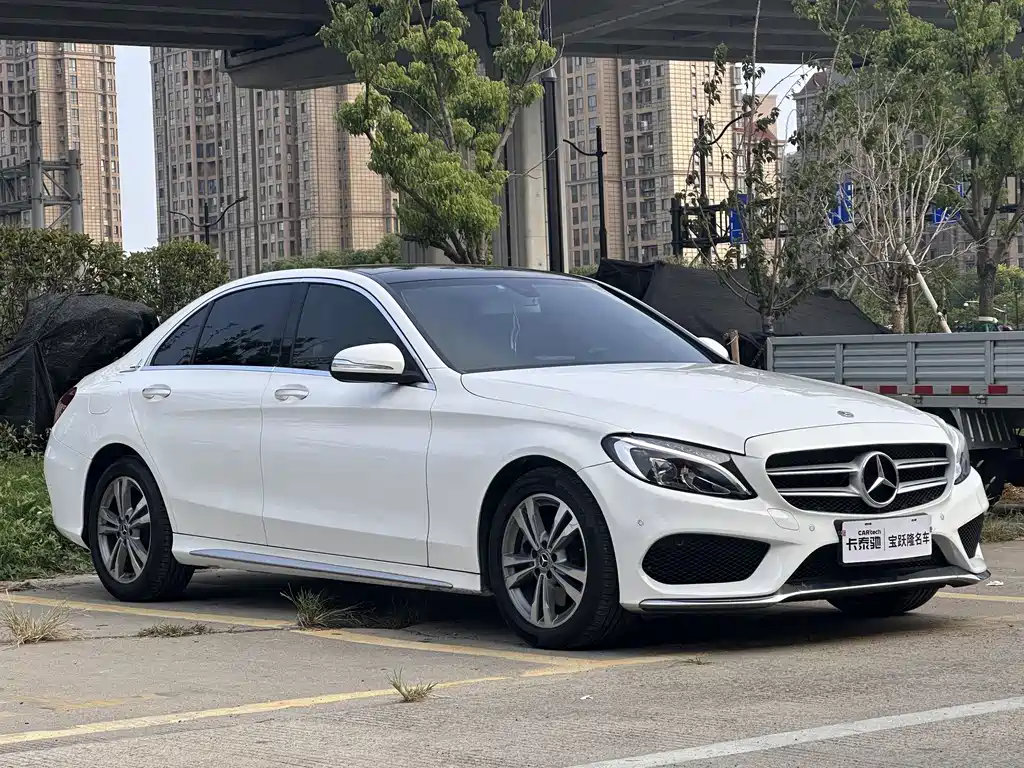 Mercedes-Benz C-Class — миниатюра 3