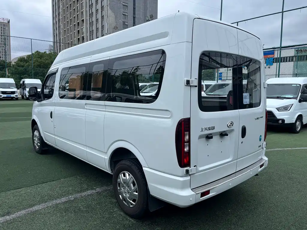 Maxus V80 2025 PRO 2.0T AT 6/7/8/9 мест