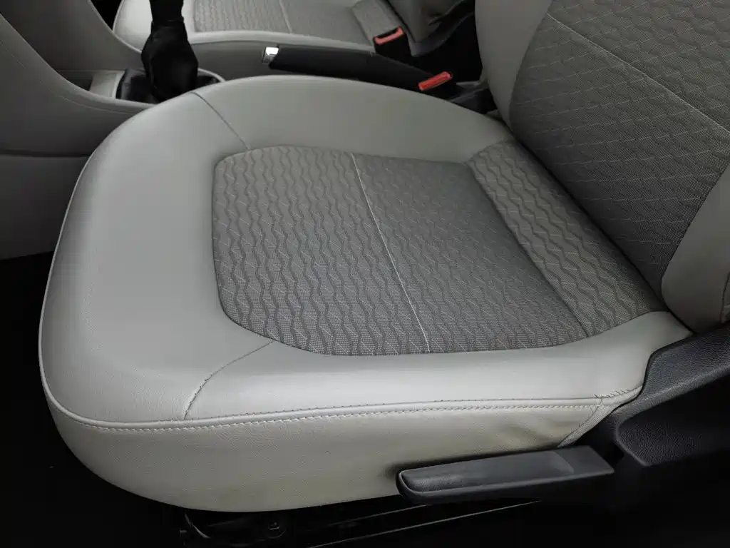 Skoda Rapid — миниатюра 20