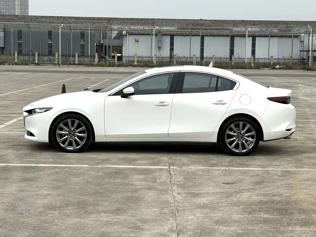 MAZDA 3 ANGKESAILA
