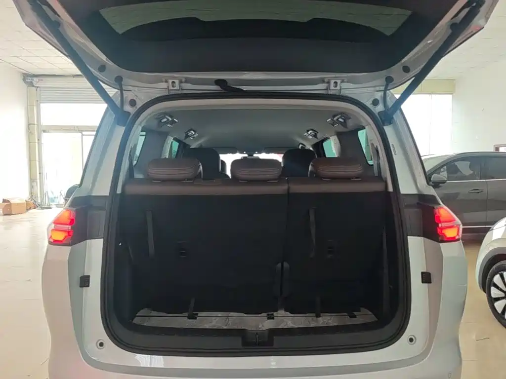 Wuling Xingguang 730 New Energy — миниатюра 19