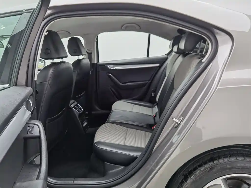 Skoda Octavia — миниатюра 15