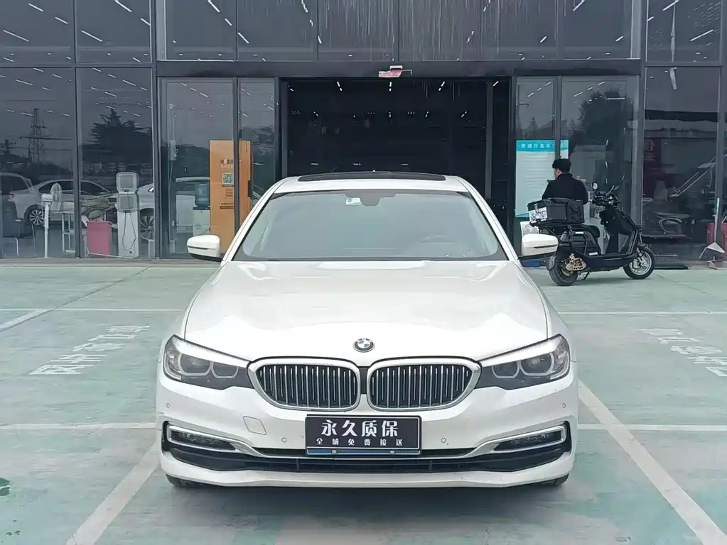BMW 5 Series — миниатюра 2