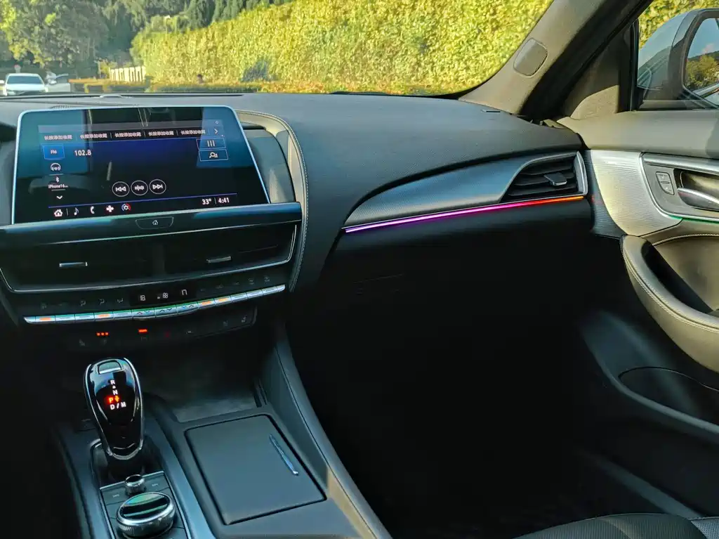 Cadillac CT5 — миниатюра 10