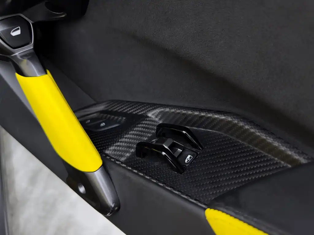 Lamborghini Revuelto — миниатюра 18