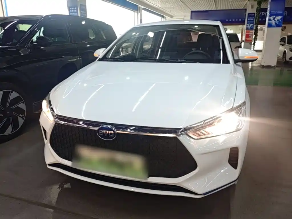 BYD E3