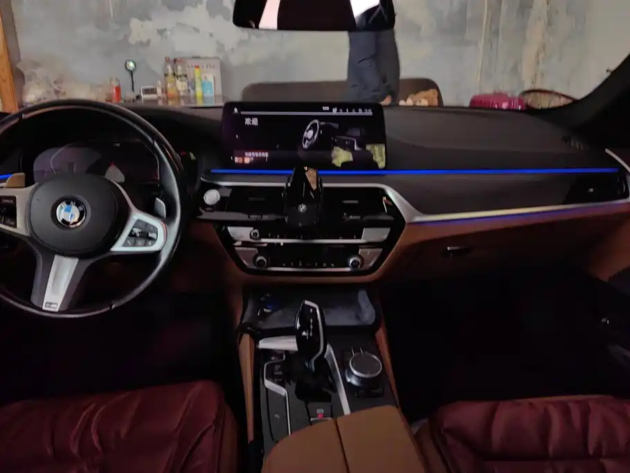 BMW 5 Series — миниатюра 12