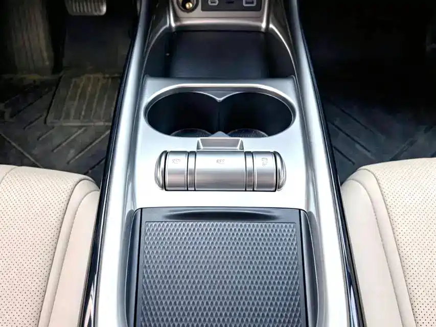 BYD Dolphin — миниатюра 10