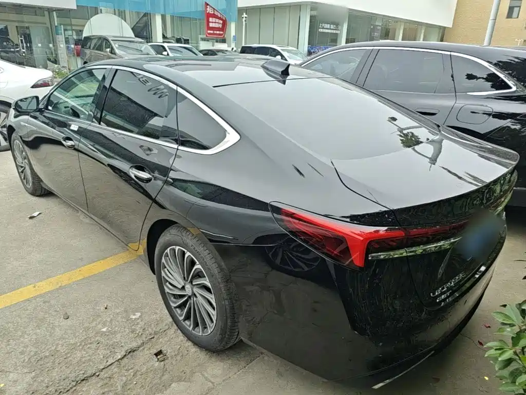 Buick LaCrosse — миниатюра 5