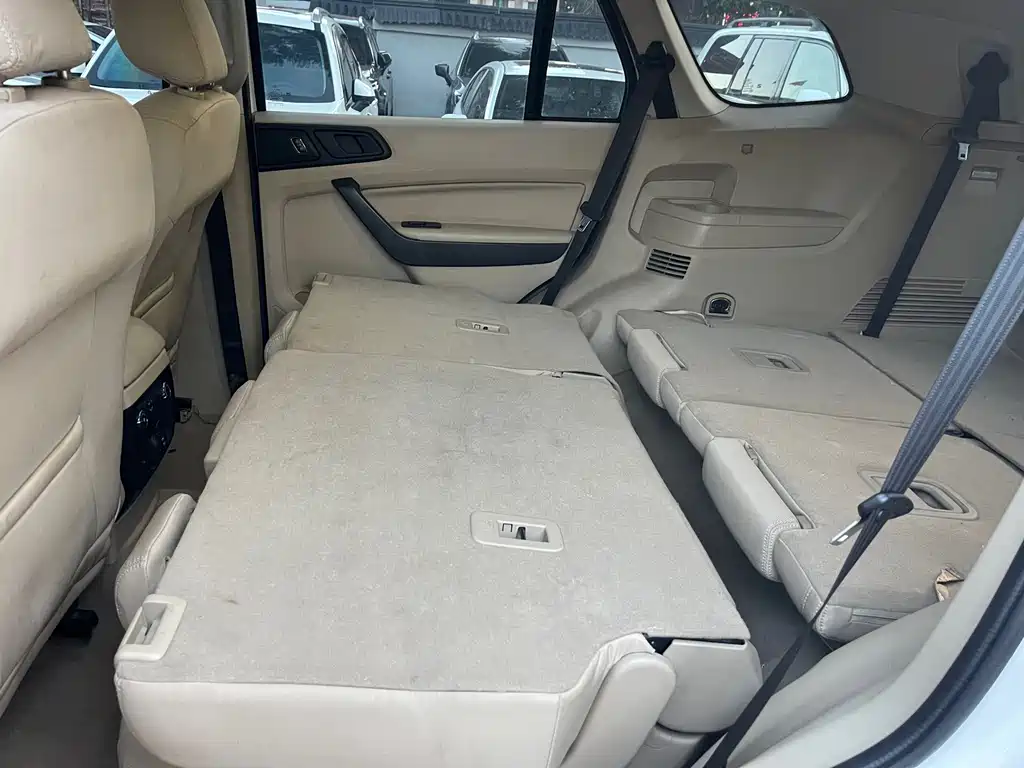 Ford Everest — миниатюра 5