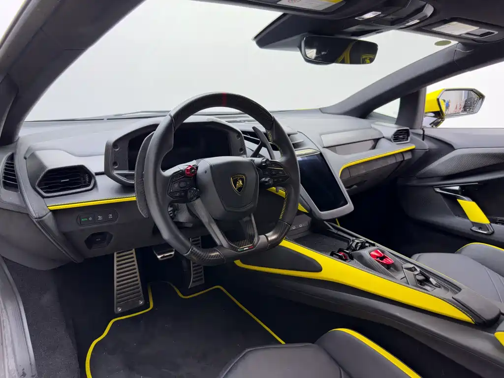 Lamborghini Revuelto — миниатюра 25