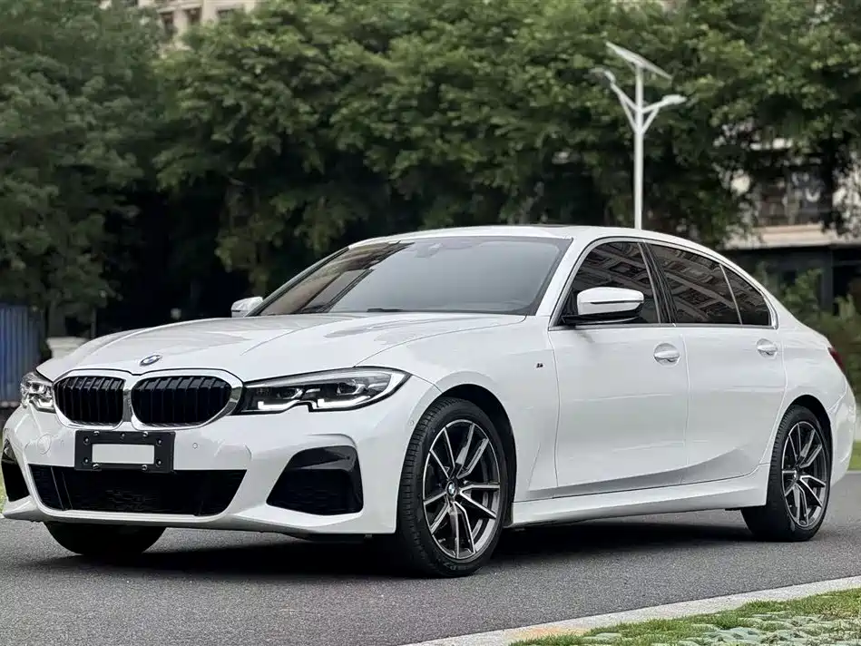 BMW 3 Series 2021
