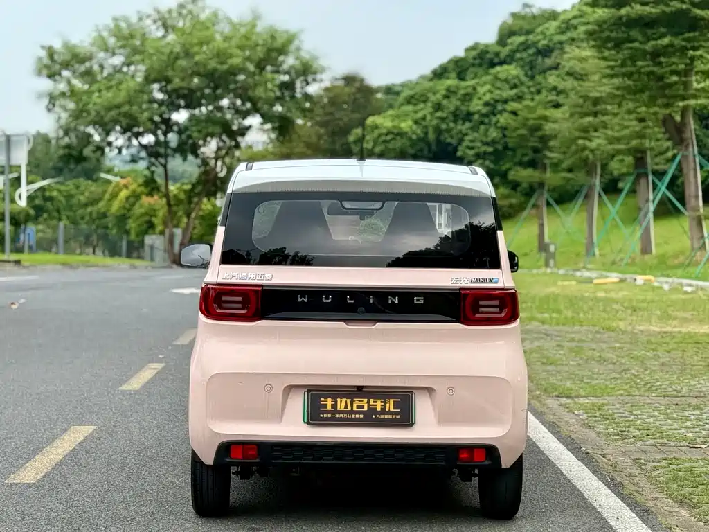 Wuling MINIEV — миниатюра 6