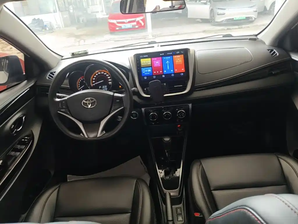 Toyota Yaris L — миниатюра 10