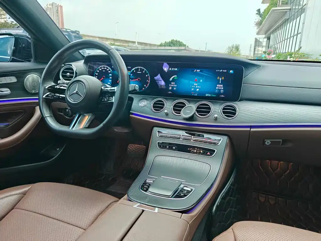 Mercedes-Benz E-Class — миниатюра 8
