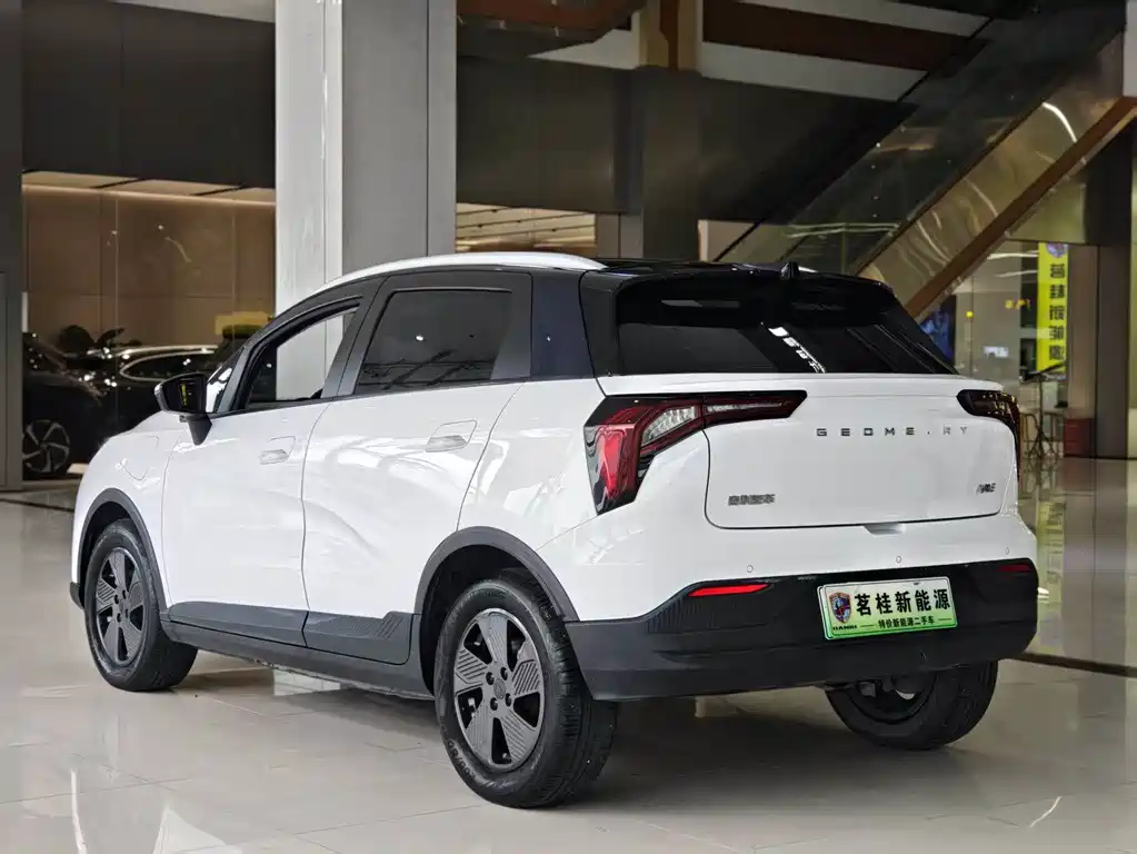 Geely E Firefly E 2023 401KM 5 мест