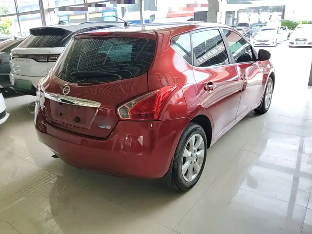 Nissan Tiida — миниатюра 7