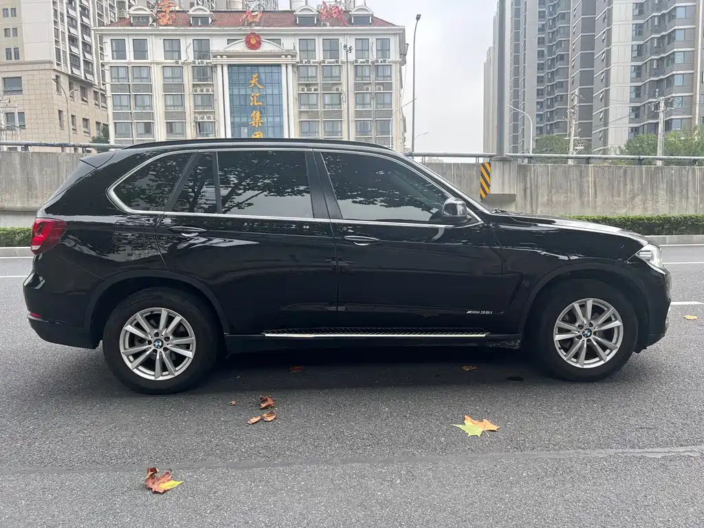 BMW X5 (Import) — миниатюра 17