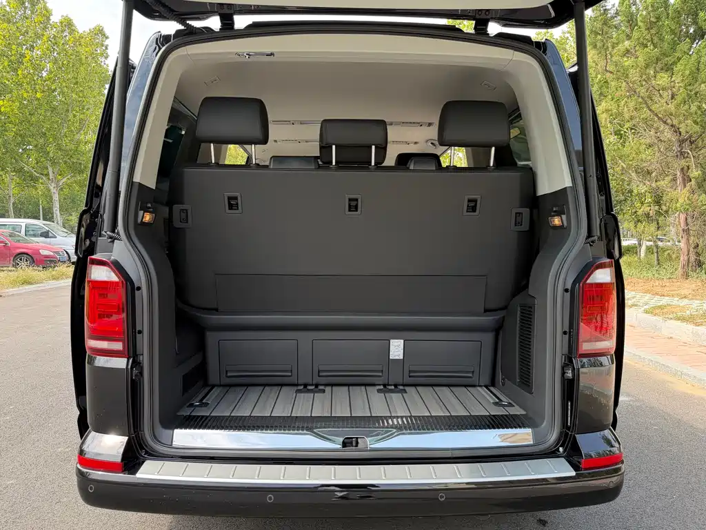 Volkswagen Multivan — миниатюра 28