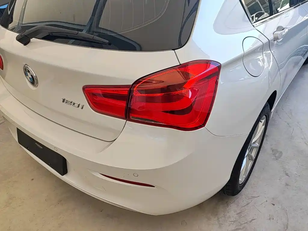 BMW 1 Series (Import) — миниатюра 8