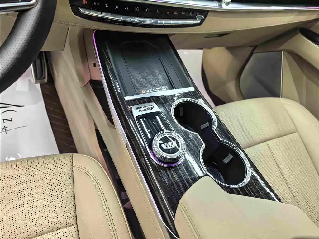 Cadillac XT5 — миниатюра 9