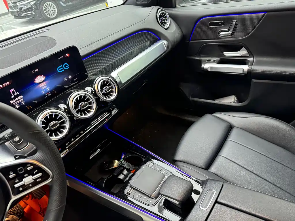 Mercedes-Benz EQB — миниатюра 12