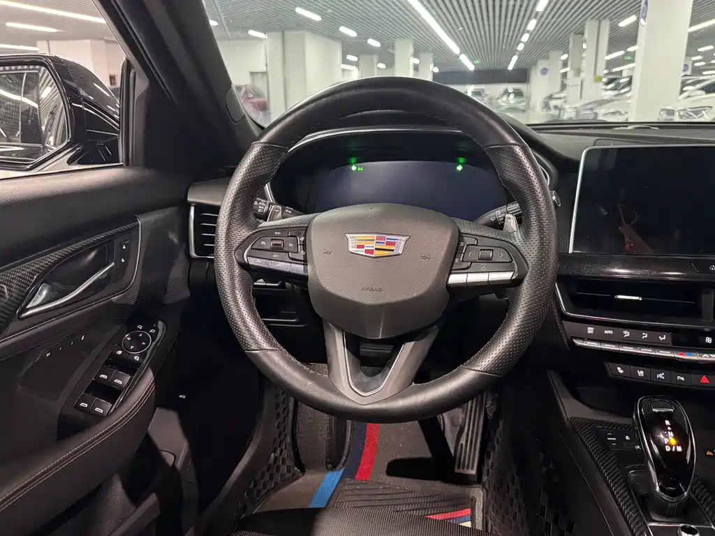 Cadillac CT5 — миниатюра 10