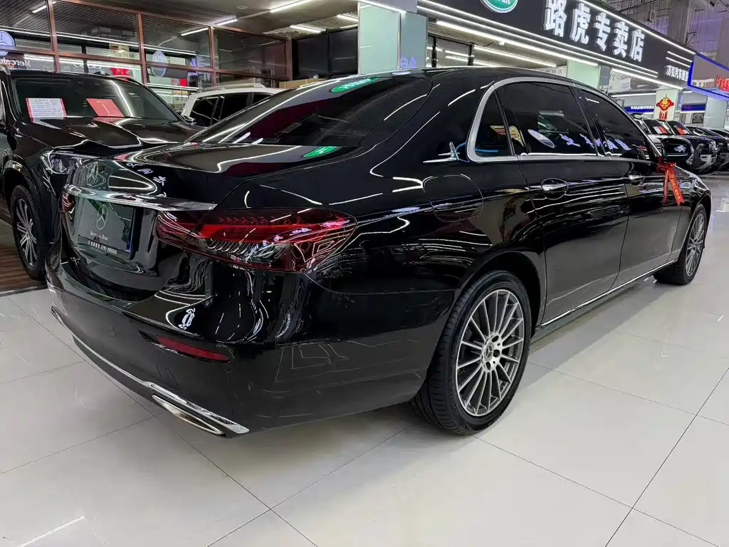 Mercedes-Benz E-Class — миниатюра 6