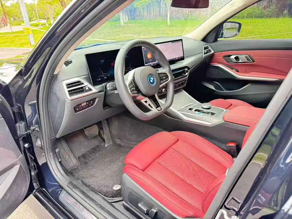 BMW i3 2025 eDrive 35 L